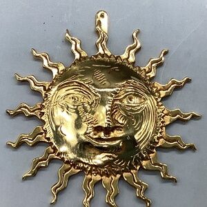 Large Smiling Sun Face Pendant MMA Metropolitan Museum Of Art 3,5 Inches Golden